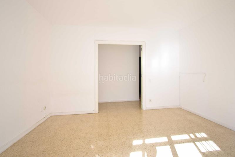 Foto e456110d-4e3c-4adc-bc0a-3af0ec2f1db6. Pis a Cruz Roja Sevilla