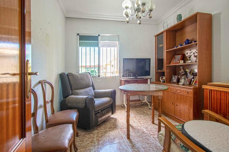 Foto 585937a7-da3c-417a-b31c-dadc5dc408a2. Flat in Parque Alcosa Sevilla