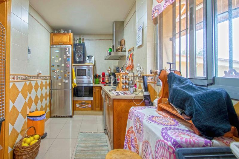 Foto 391f13b2-f904-41a4-9c10-9676e5bfeceb. Maison jumelée avec chauffage dans Centro Bormujos