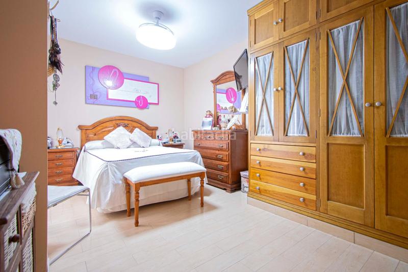 Foto 414d36f9-66f6-49f3-b97d-8edcb92ad04e. Maison jumelée avec chauffage dans Centro Bormujos