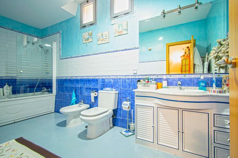 Foto ce173ece-e533-4e5c-a190-32116840996a. Maison jumelée avec chauffage dans Centro Bormujos