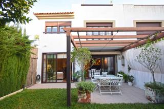 Casa aparellada a Las Pajanosas. Urb. hato verde golf maravillosa casa pareada con piscina comuni