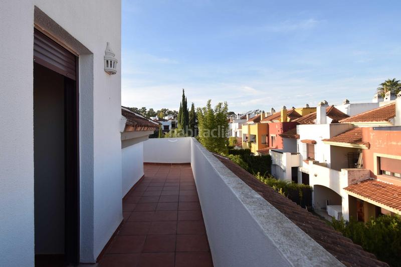 Foto fd141092-a395-4c4f-96b7-9641631d0099. Doppelhaus mit heizung pool in Las Pajanosas Guillena