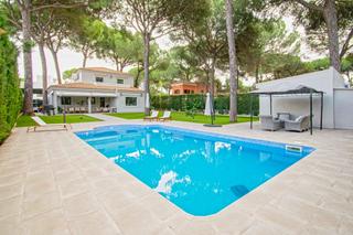 Miete Chalet in Bollullos de la Mitación. Espectacular chalet independiente en la juliana!!!!