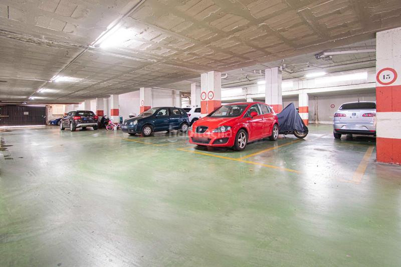 Foto 2dd25ff9-2406-46b8-bb25-9c128dce32d7. Flat with parking in colores - entreparques Sevilla