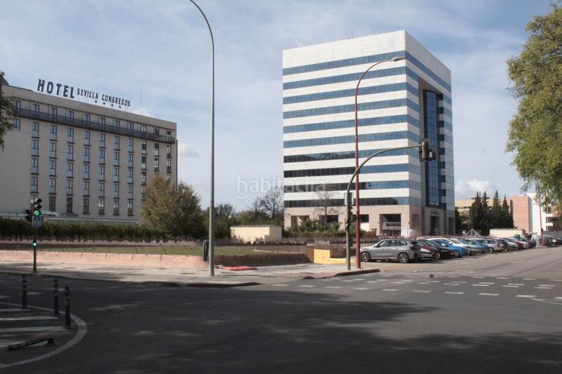 Foto 99c987d5-d10c-4cac-aa67-d53eba182db0. Rent business premise in Parque Alcosa Sevilla