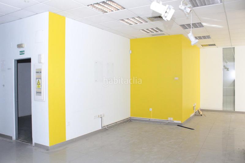 Foto ea4db934-dd3f-44ff-b011-5c121d13119b. Rent business premise in Parque Alcosa Sevilla
