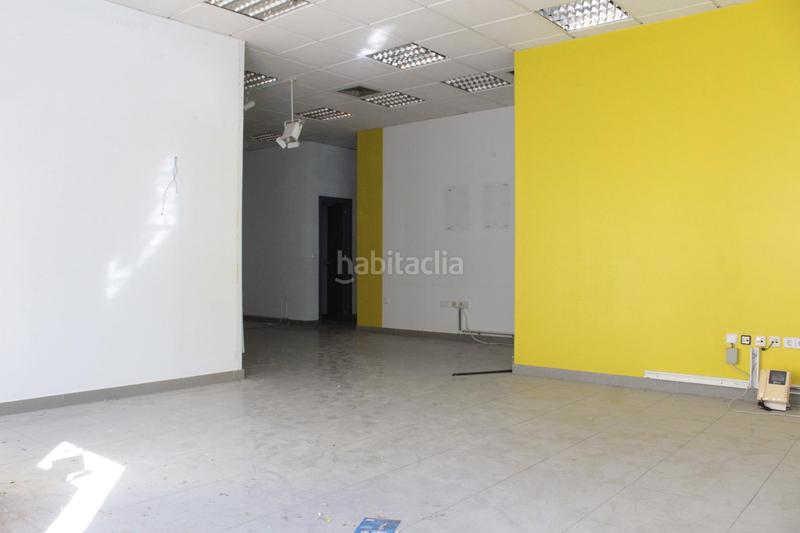 Foto 8c394ea2-8ff0-47a4-80c1-baa3ddae00a0. Alquiler local comercial en Parque Alcosa Sevilla