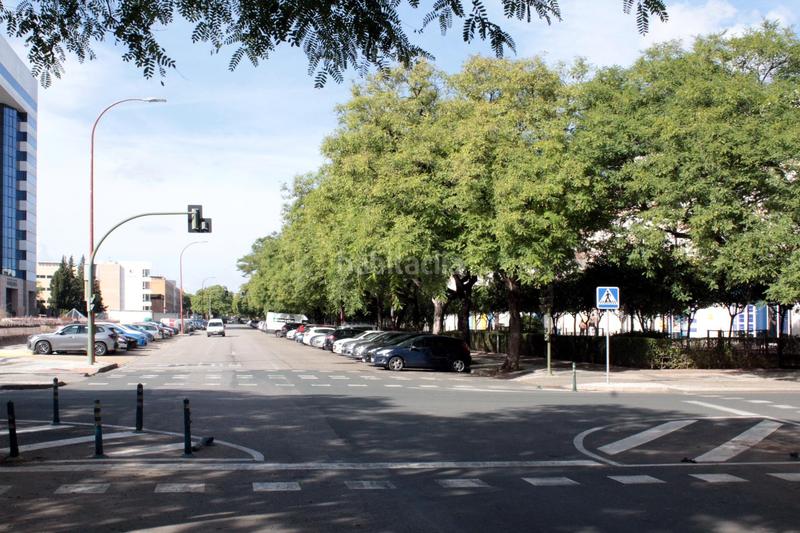 Foto e8101c96-5167-4ca8-b060-e0d6b30df152. Alquiler local comercial en Parque Alcosa Sevilla