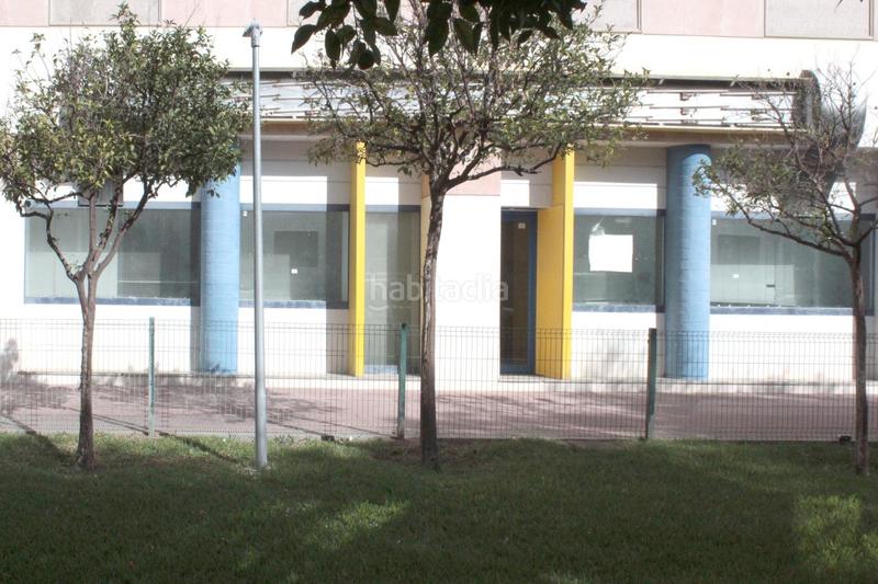 Foto 0a34d87a-0e57-420a-a7d5-ecda76b2d4ab. Lloguer local comercial a Parque Alcosa Sevilla