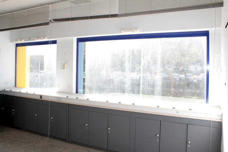 Foto 876926e7-df07-4589-8b80-61eac8752a26. Lloguer local comercial a Parque Alcosa Sevilla