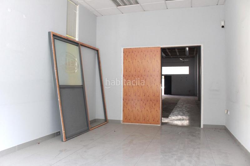 Foto 5898983b-bfd8-44c5-b331-5fe7a0eaf743. Affitto locale commerciale in Parque Alcosa Sevilla