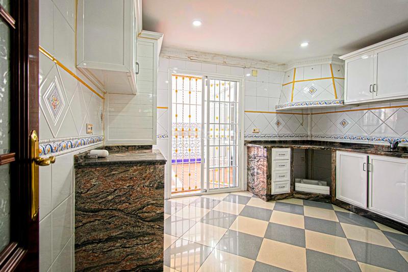 Foto 5e3e687c-ce0f-4f7c-a223-52170e6353f0. Casa adossada amb aparcament a colores - entreparques Sevilla