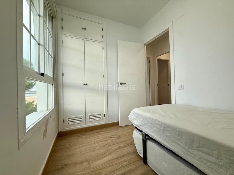 Foto 7a73518b-c7ef-423f-8aab-b0a1e572ca85. Pis amb calefacció aparcament piscina a Valdelagrana Puerto de Santa María (El)