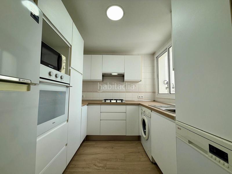 Foto 835e9d6e-caf0-4128-8e3b-fff0cd8d7755. Pis amb calefacció aparcament piscina a Valdelagrana Puerto de Santa María (El)