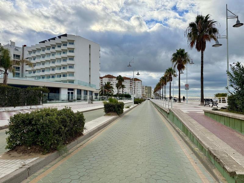 Foto f66ca6a1-9039-465c-b747-183028e7a1f9. Pis amb calefacció aparcament piscina a Valdelagrana Puerto de Santa María (El)