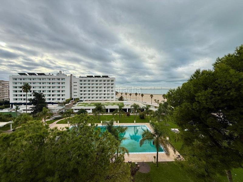 Foto fd88127e-5412-4c27-a1c0-c1be4d552d80. Pis amb calefacció aparcament piscina a Valdelagrana Puerto de Santa María (El)