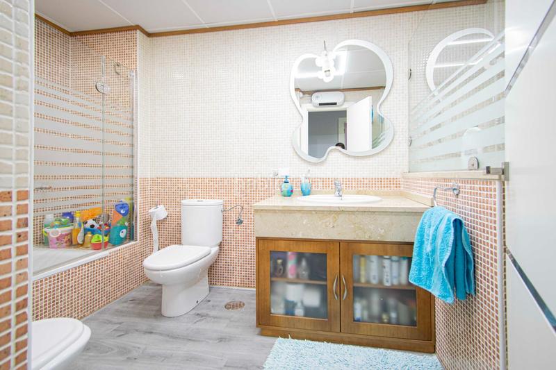 Foto 34ed2394-dd59-41cd-b4bc-db4e06b36f0c. Maison jumelée avec parking piscine dans Espartinas pueblo Espartinas