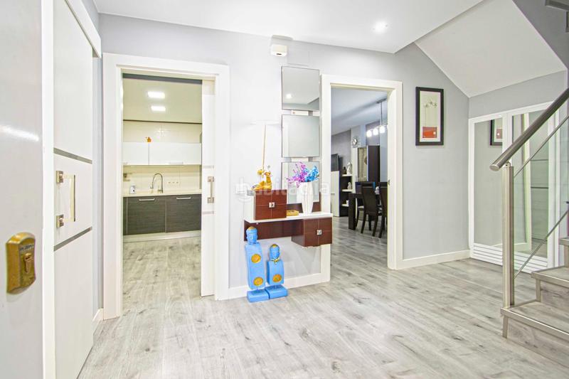 Foto 6317f44f-9d40-4c30-84fe-bf88b3d6826b. Maison jumelée avec parking piscine dans Espartinas pueblo Espartinas