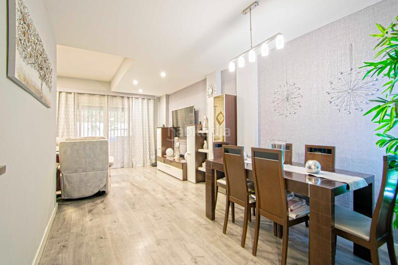 Foto 8835eb2f-8d41-412e-ba5f-915c6667a264. Maison jumelée avec parking piscine dans Espartinas pueblo Espartinas