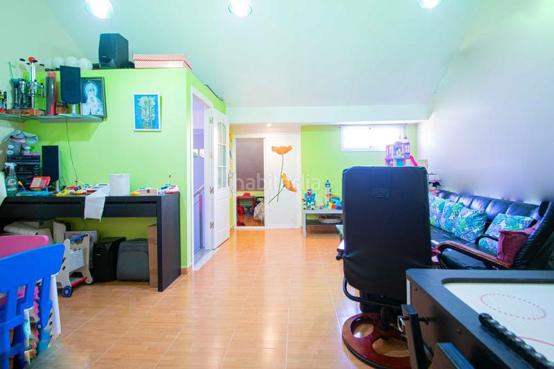 Foto a8b4d0eb-4fb9-460b-a048-d1521ac3a591. Maison jumelée avec parking piscine dans Espartinas pueblo Espartinas