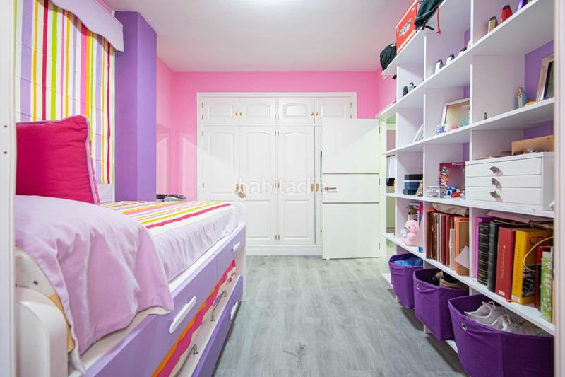 Foto f8b8714b-3311-4531-81ec-ea5ac6e5e1ac. Maison jumelée avec parking piscine dans Espartinas pueblo Espartinas