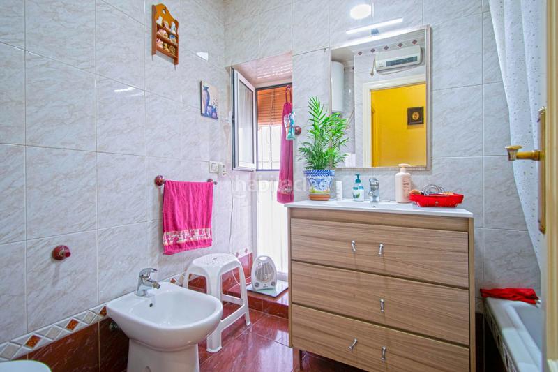 Foto 7d6d458b-17e2-4541-bf38-5afa9423c7f2. Casa a schiera con riscaldamento in Feria Sevilla