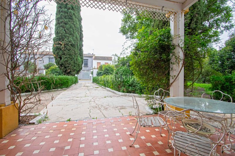 Foto 0ff894e1-48c9-48fc-8929-988e59a7ce3e. Casa amb aparcament piscina a ramal de Espartinas Espartinas
