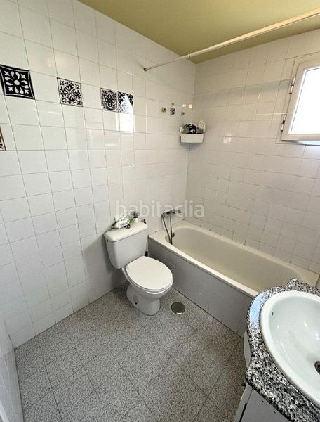 Foto 1e807ed8-9dee-4b2c-9a5c-1c3054d1e1fd. Pis amb aparcament piscina a colores - entreparques Sevilla