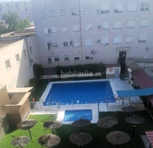 Foto 2ae0829f-6ca1-43bc-a73f-e2b491f934fa. Pis amb aparcament piscina a colores - entreparques Sevilla