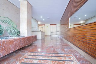 Etagenwohnung  Avenida reina mercedes. Piso con gran potencial en reina mercedes