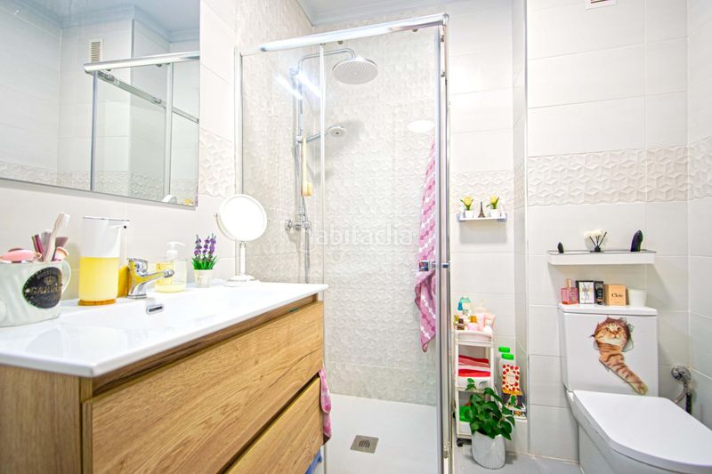 Foto f9834fd7-5bb4-42cd-a4dc-7d918d274eb1. Pis a Cruz Roja Sevilla