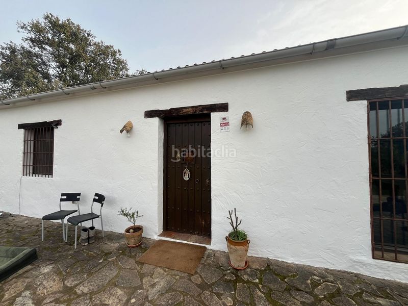 Foto e595fa9b-f03d-408b-809b-8646cdc05ed6. Masia amb aparcament piscina a Ronquillo (El)