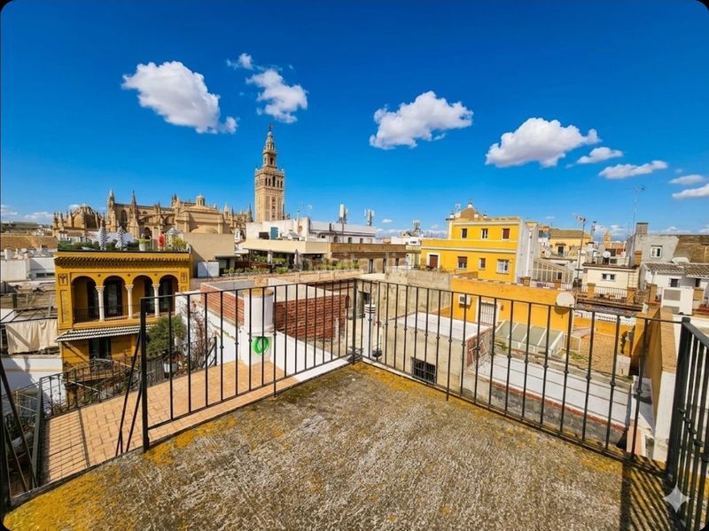 Foto 4433c2f9-325d-4a3c-89f9-27a2773109dd. Casa amb calefacció aparcament a Alfalfa - Santa Cruz Sevilla