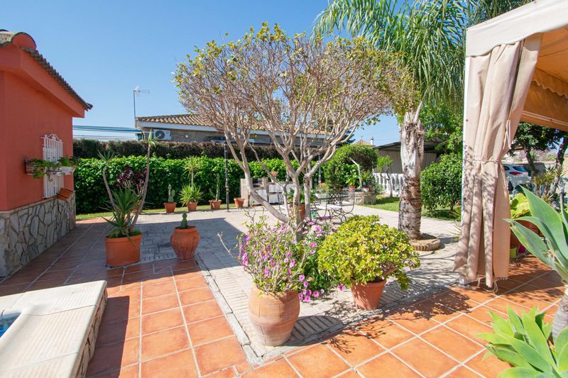 Foto 3bdb4809-6ee3-4c9a-9ebf-eab387c7afb3. Xalet amb aparcament piscina a Rinconada (La)