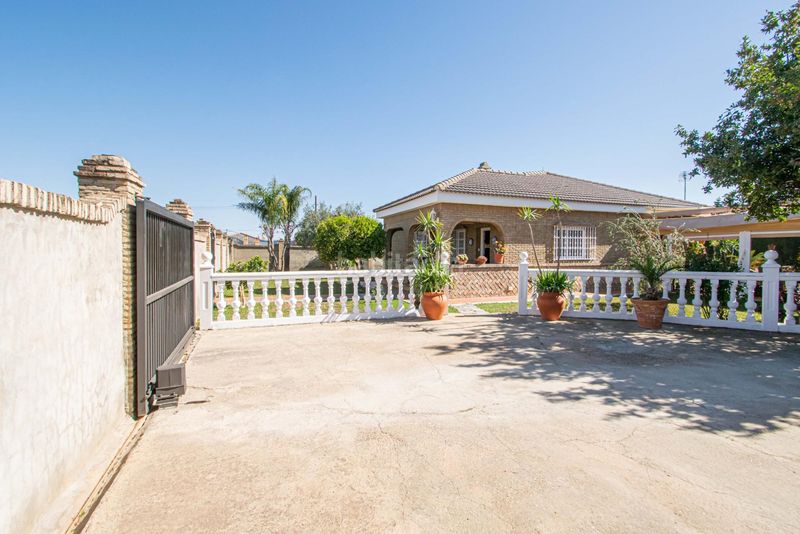 Foto 3eddf6bd-9390-4b51-89e6-3ec4a71cbef5. Xalet amb aparcament piscina a Rinconada (La)