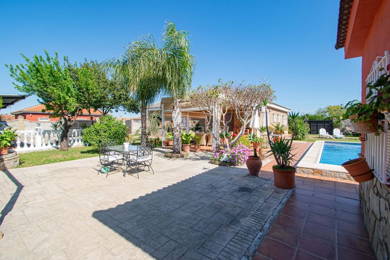 Foto 9a659cf7-1e33-4804-8a54-35eae61abf70. Xalet amb aparcament piscina a Rinconada (La)