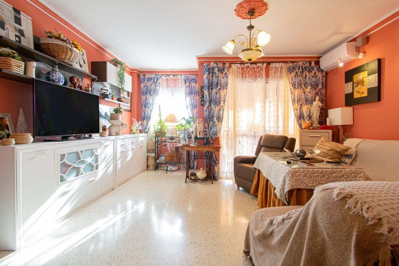 Foto 1a4310ba-985d-447a-b3c1-c1816cc8a146. Pis amb aparcament a colores - entreparques Sevilla