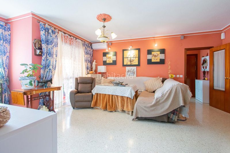 Foto f55c38db-468c-4627-82d2-08732989e0f2. Pis amb aparcament a colores - entreparques Sevilla