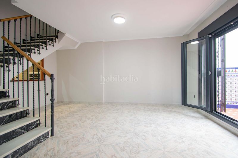 Foto 305c071e-5d60-4810-ba72-ad8ffba59cf4. Casa amb calefacció aparcament a Barrio del Nervión Sevilla