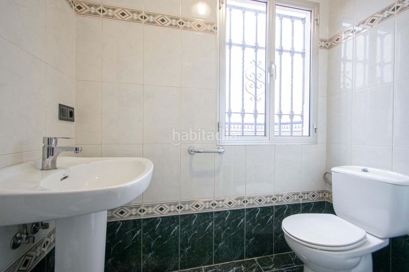 Foto 3c4d83e0-7617-443d-b1c0-e1ffecea84aa. Casa amb calefacció aparcament a Barrio del Nervión Sevilla