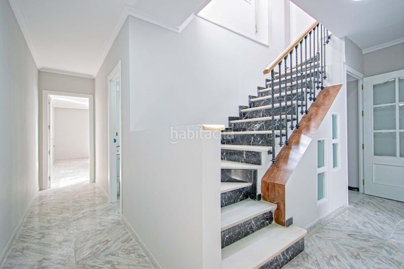 Foto 84cd7752-3ec0-4da6-a076-596e616b17eb. Casa amb aparcament a Barrio del Nervión Sevilla