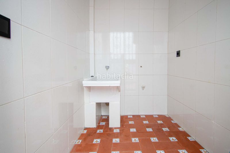 Foto 86b714f8-05a8-46ba-97d9-5f0e86e76366. Casa amb aparcament a Barrio del Nervión Sevilla