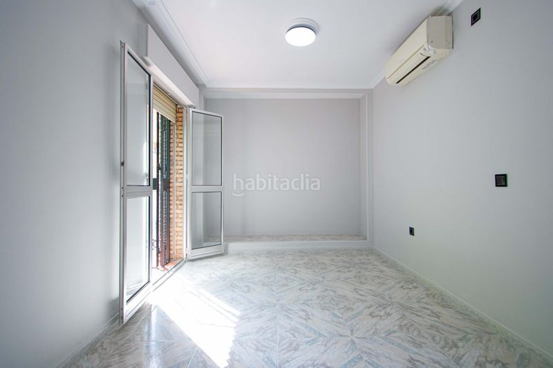 Foto 994222ab-b1c0-4fad-bf58-0b00c98565e5. Casa amb calefacció aparcament a Barrio del Nervión Sevilla