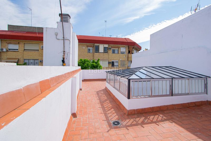 Foto ac94d03d-7408-4bb8-8bb8-9cbb31ec591c. Casa amb calefacció aparcament a Barrio del Nervión Sevilla