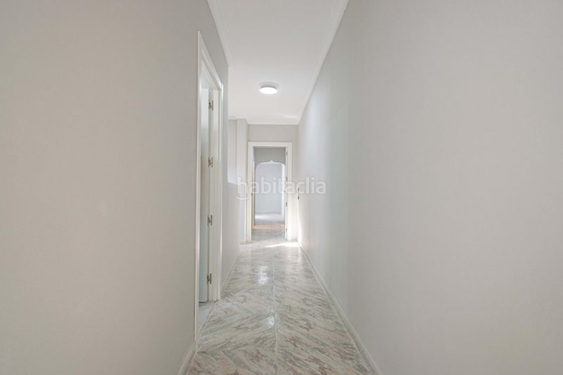 Foto c8f36b8f-63ea-4892-9eec-f8b0df53ba0d. Casa amb aparcament a Barrio del Nervión Sevilla