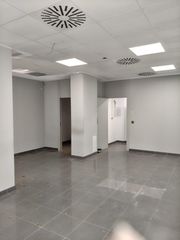 Local Comercial a El Torrejón - El Cerezo. Oportunidad única para emprender con éxito!