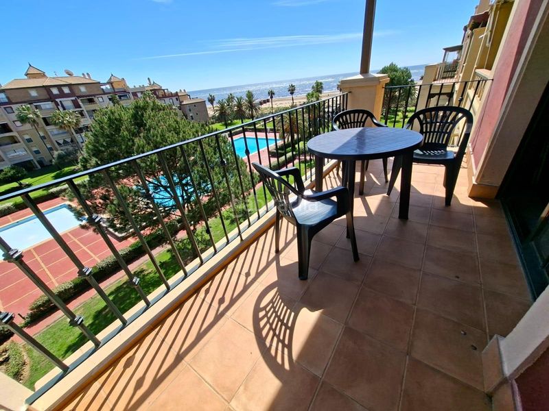 Foto e7077ef6-4829-49a5-94cd-ec9cf6fd49a4. Apartament amb aparcament piscina a Isla Canela Ayamonte