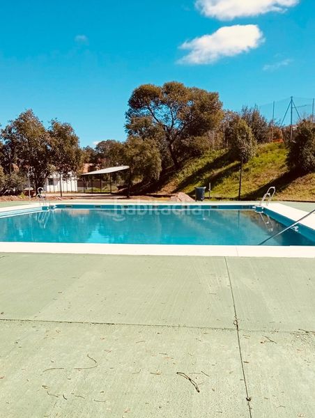 Foto c8ccc9e8-fa96-464c-9b98-f65e4ba4440e. Pis amb piscina a Los Lagos Guillena