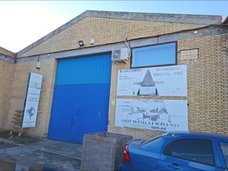 Nau industrial  Polígono majarabique. Se vende nave en la rinconada